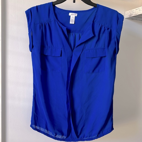 💙 Beautiful Royal Blue Cuffed Sleeve Blouse in Size Small - Picture 1 of 3
